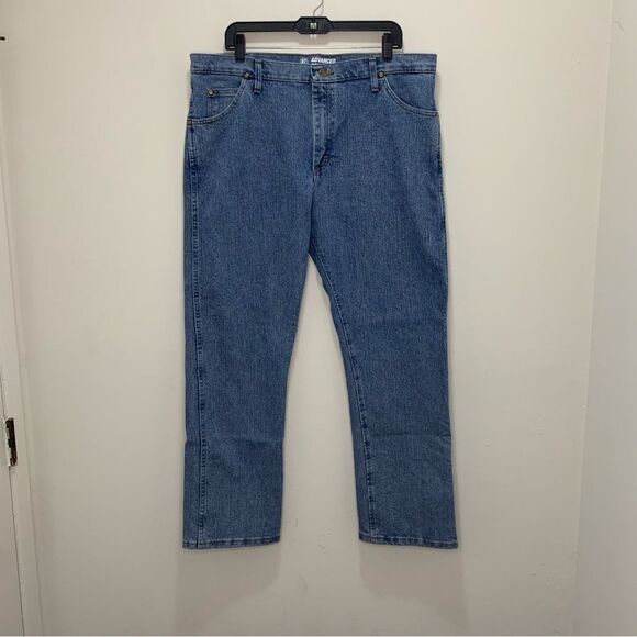 Men's Wrangler Advanced Comfort Jeans Size 38x30 - Picture 1 of 12